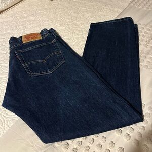 Women’s 505 Levi’s Dark blue 30x30. With zipper and no stretch. Great fit!